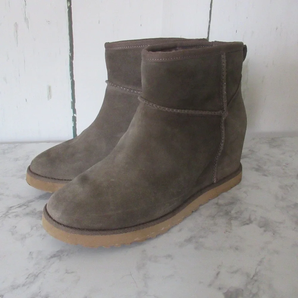 Ugg Boots 9 Gray Suede Classic Femme‎ Mini Hidden Wedge Ankle Leather Shearling