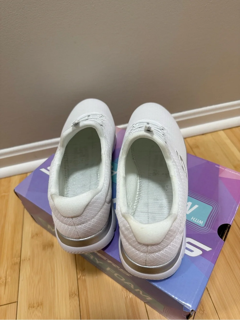 Skechers White Women's Slip-On Athletic Sneakers (please read)