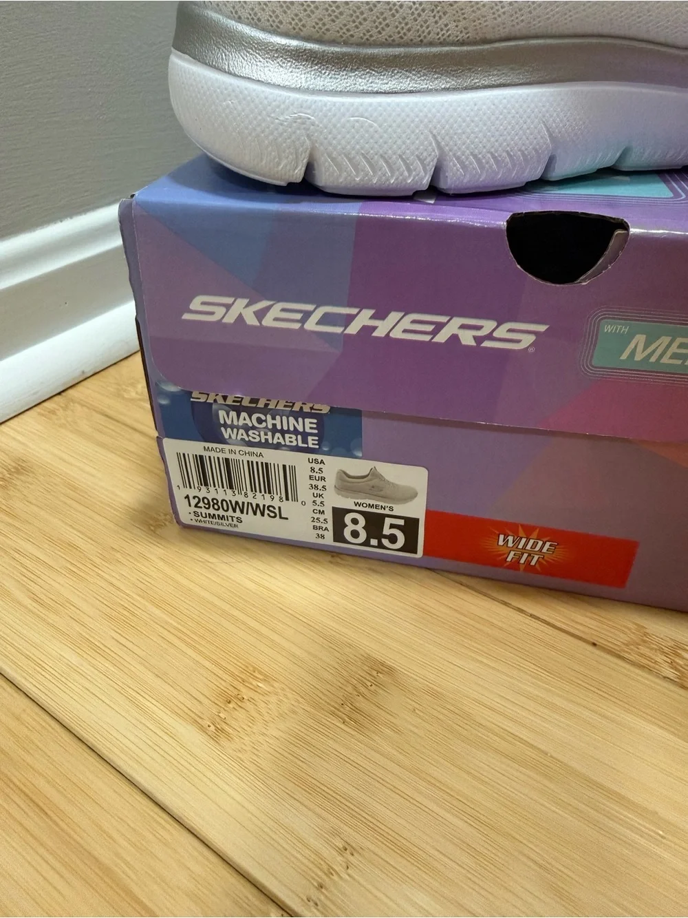 Skechers White Women's Slip-On Athletic Sneakers (please read)