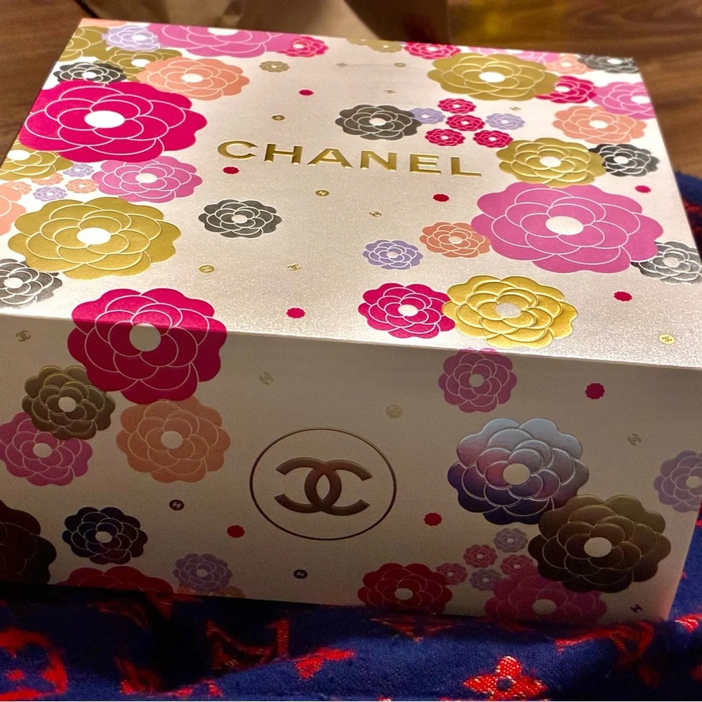 CHANEL inch 5inch
