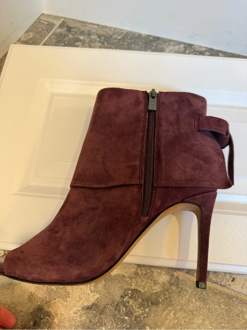Vince Camuto chic maroon