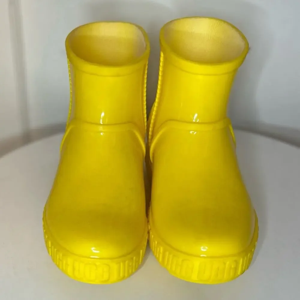 UGG rubber rain