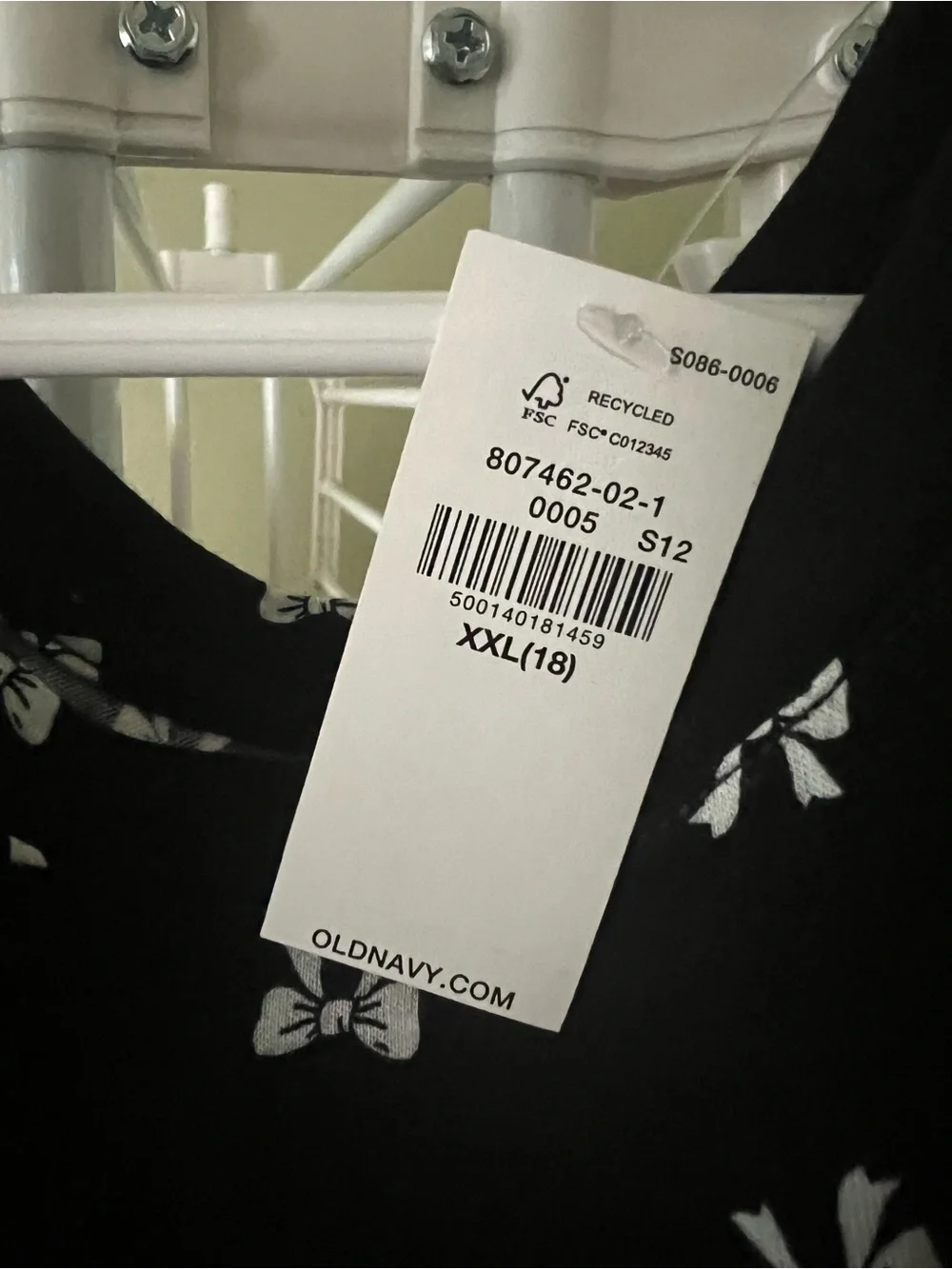 Old Navy selling as