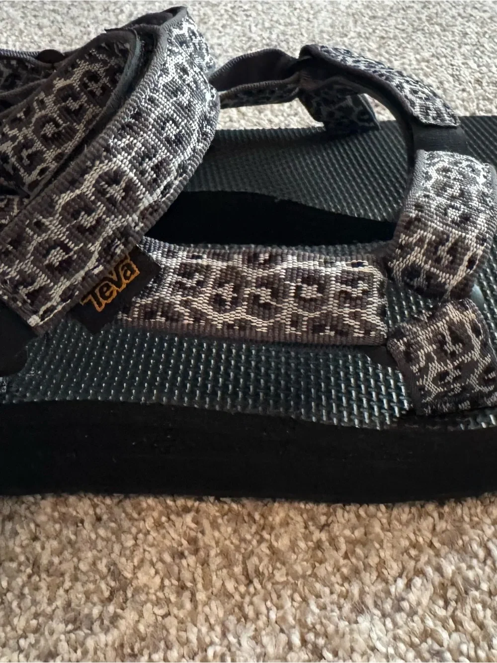 Teva Midform Universal Leopard Strappy Sandals US8/UK6/EUR39 Black & Gray $60