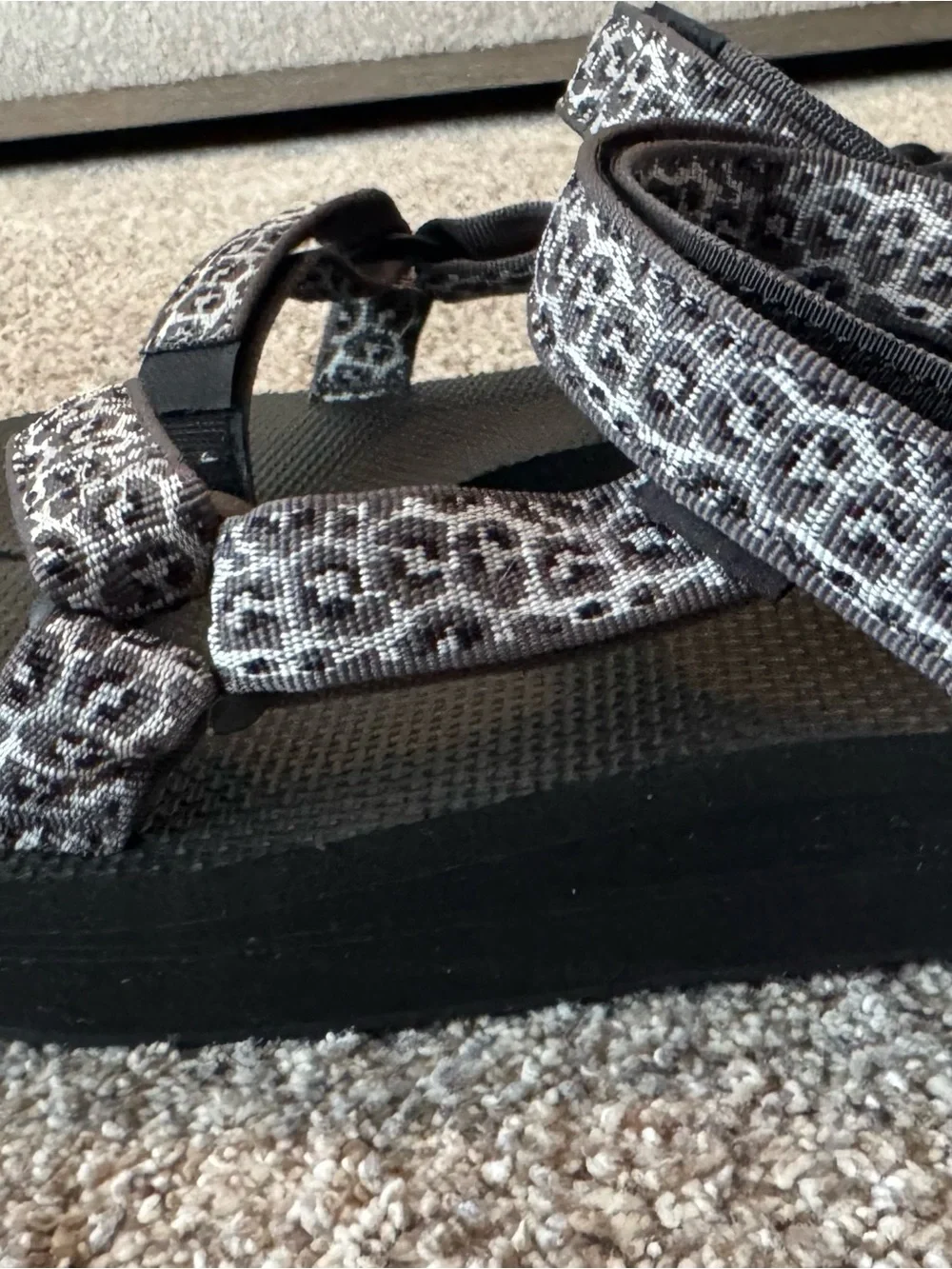 Teva Midform Universal Leopard Strappy Sandals US8/UK6/EUR39 Black & Gray $60