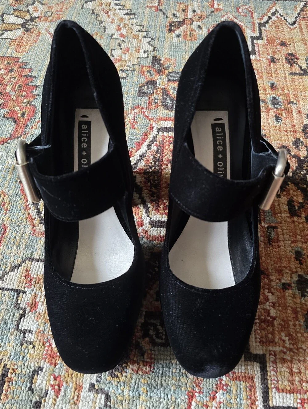 Alice + Olivia previously worn