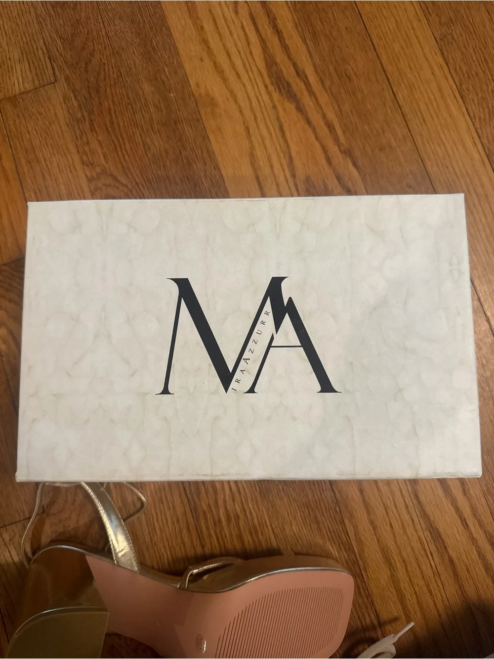 MIA modern slim