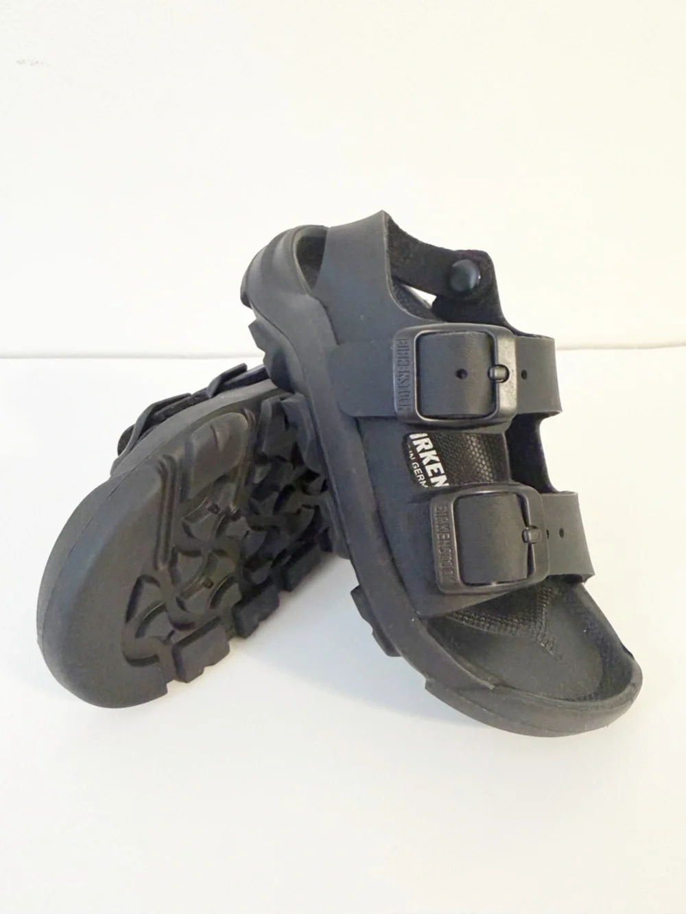 Birkenstock Kids Milano Black Sandals Buckle Straps Size 25 NWOT