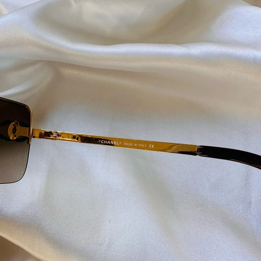 CHANEL 100% authentic