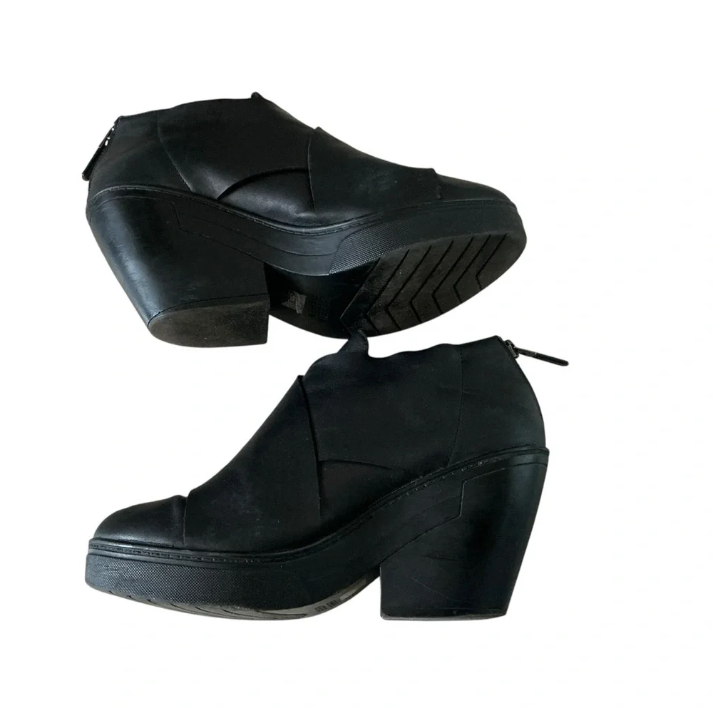 Eileen Fisher black leather