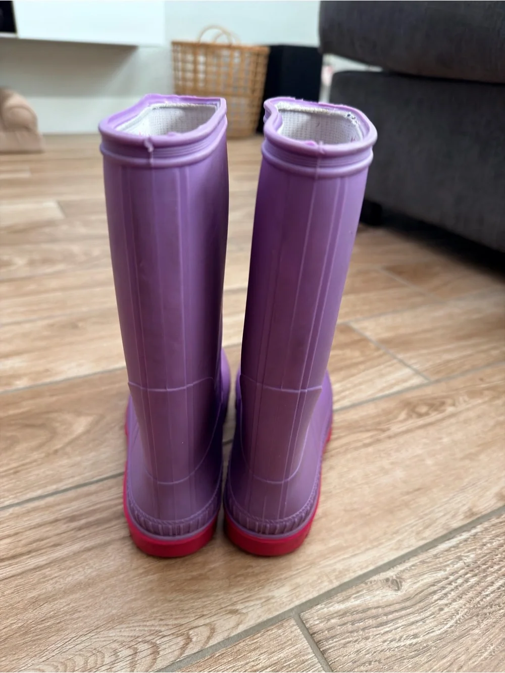 Kamik Girl's Purple Pink Waterproof Pull-on Rain Boots - size 4 Youth