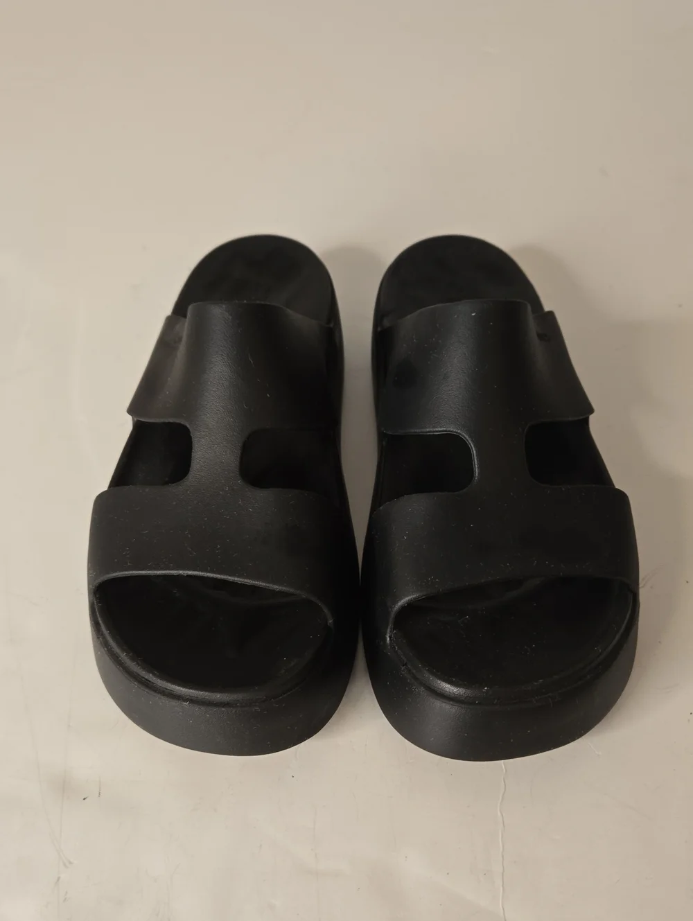 CROCS Getaway Black platform H Strap Sandals 9