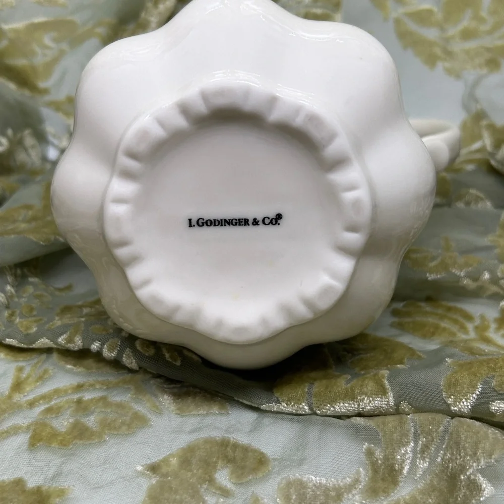Vintage I. Godinger & Co. Porcelain Pitcher Cream Color,Scalloped Design