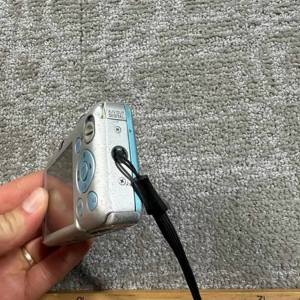 Canon Powershot Digital Blue Camera PARTS ONLY!!!