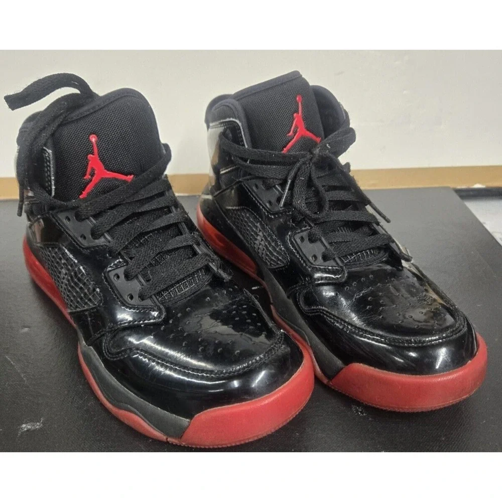 Size 8- Jordan Mars 270 Bred - CD7070-006
