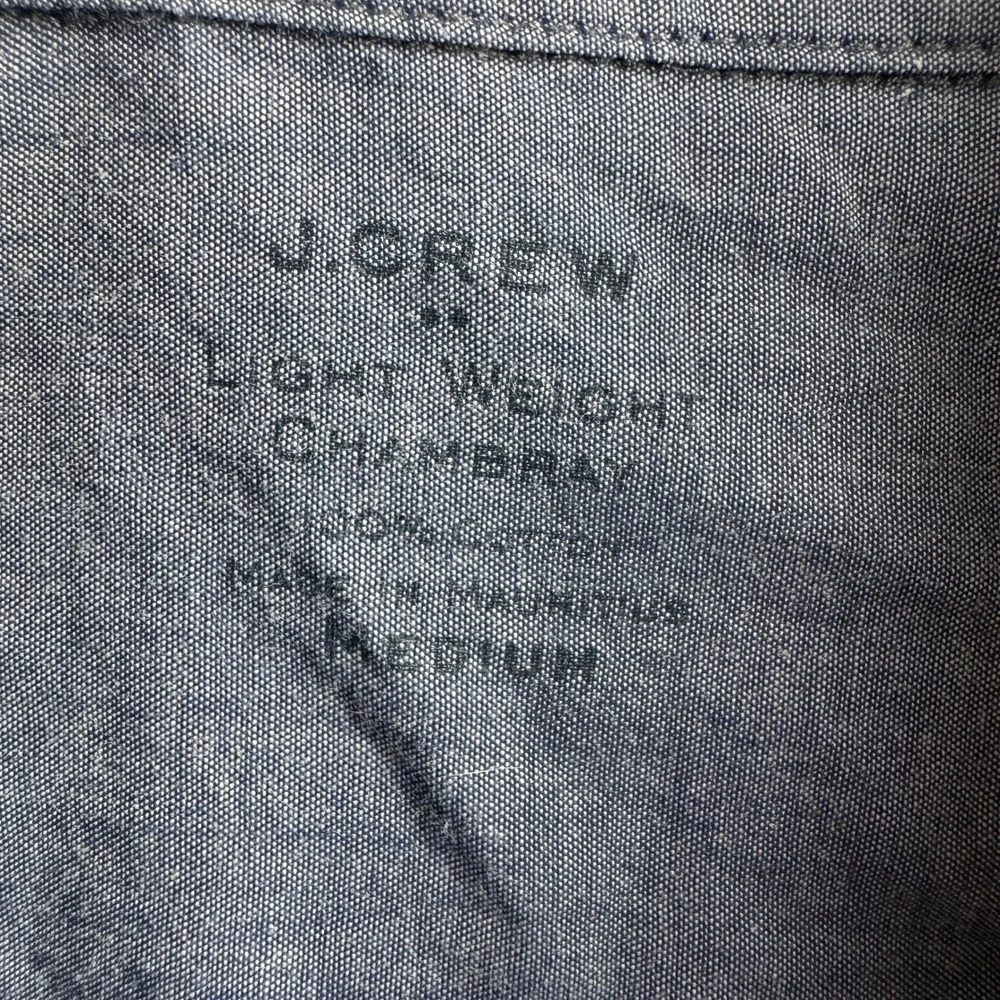 J. Crew Shirt Mens M Blue Lightweight Chambray Cotton Long Sleeve Pocket Preppy