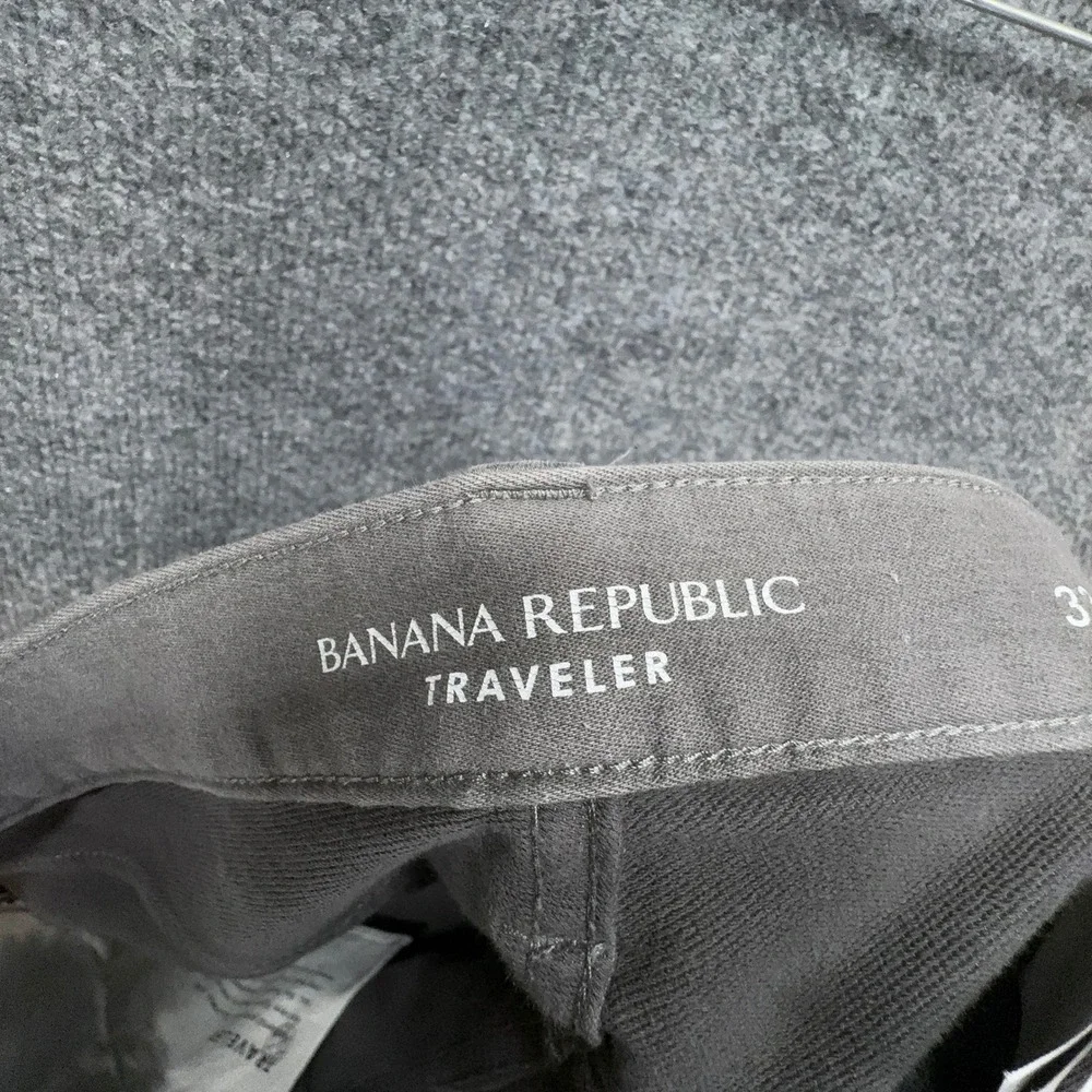 Banana Republic accurate description own