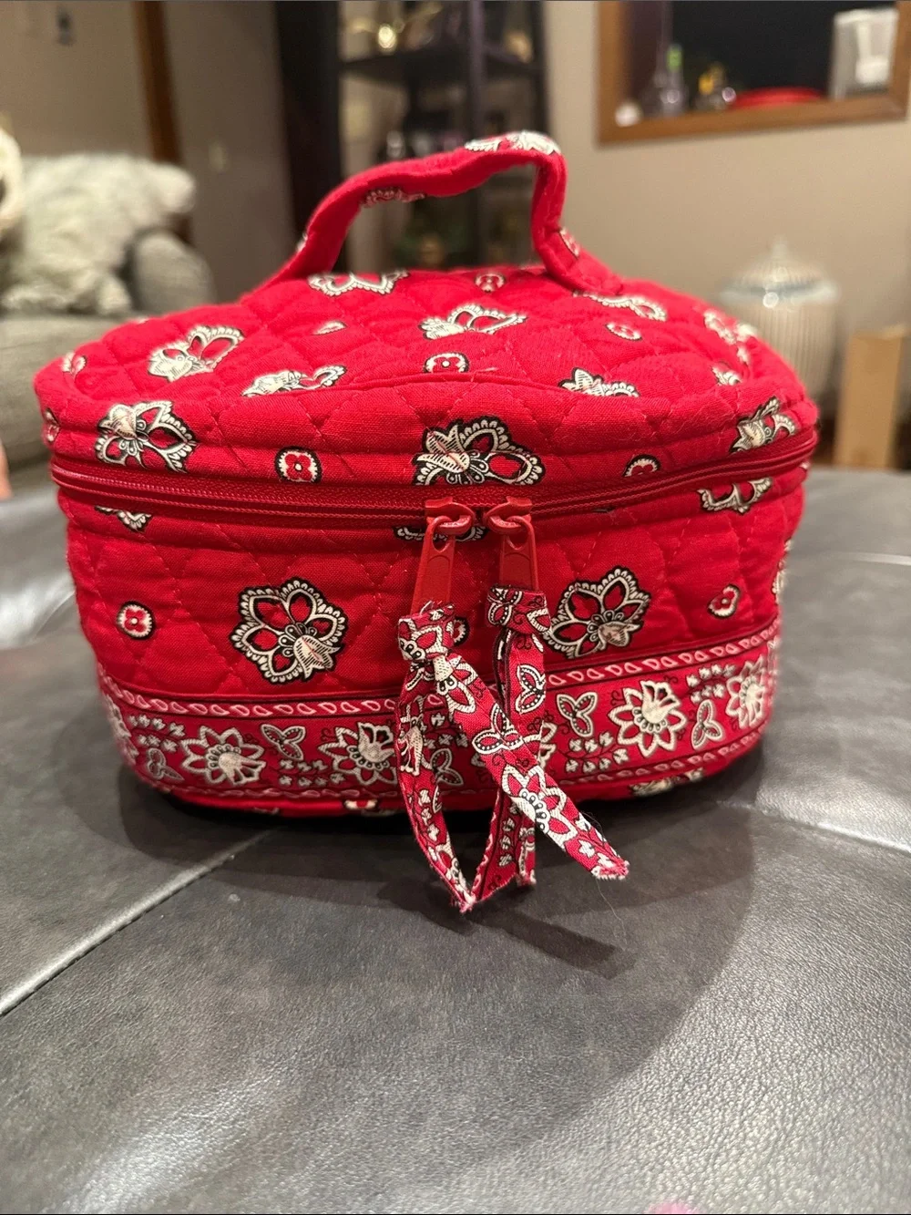 NWOT Vera Bradley Quilted Retired Red Bandana Floral Paisley Cosmetic Train Case