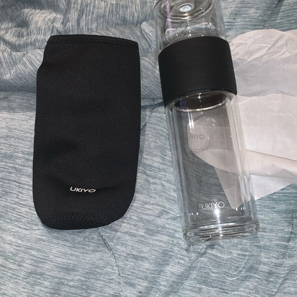 BNWT Ukiyo Glass Tea & Fruit Infuser