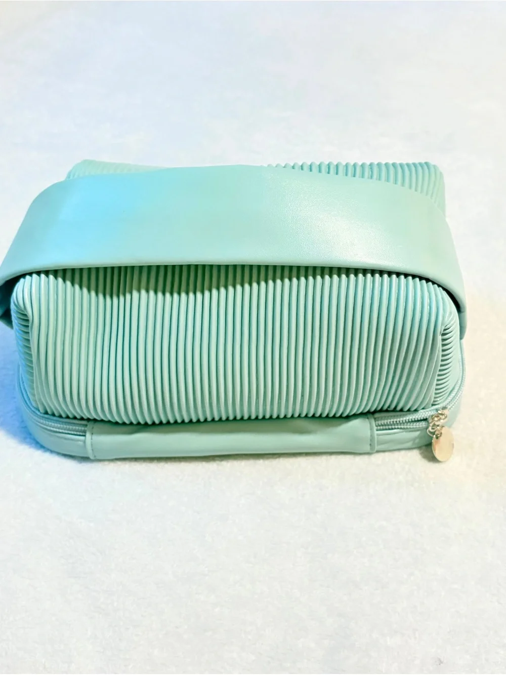 Mint Green Ribbed Cosmetic Pouch