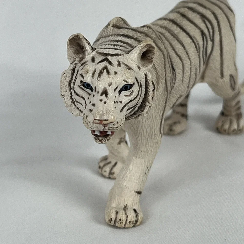 N/A schleich white