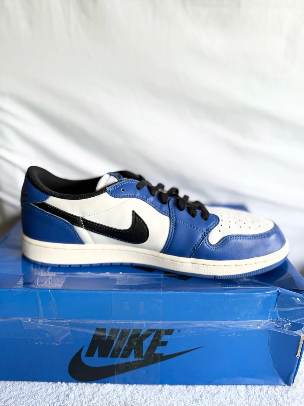 Jordan authentic retro