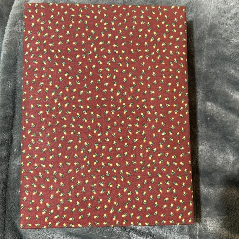 The Unbranded Brand fabric trifold