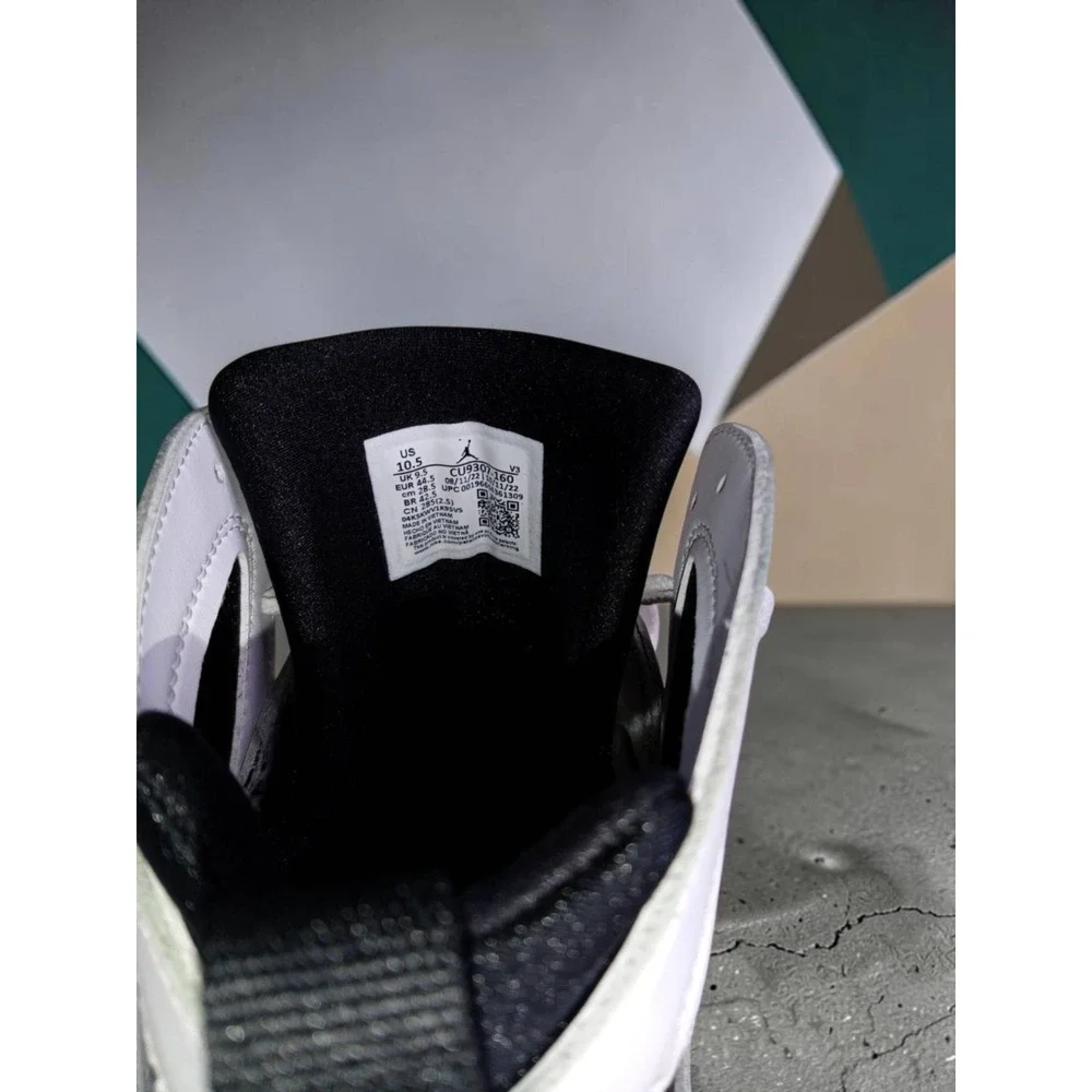 Jordan retro tongue