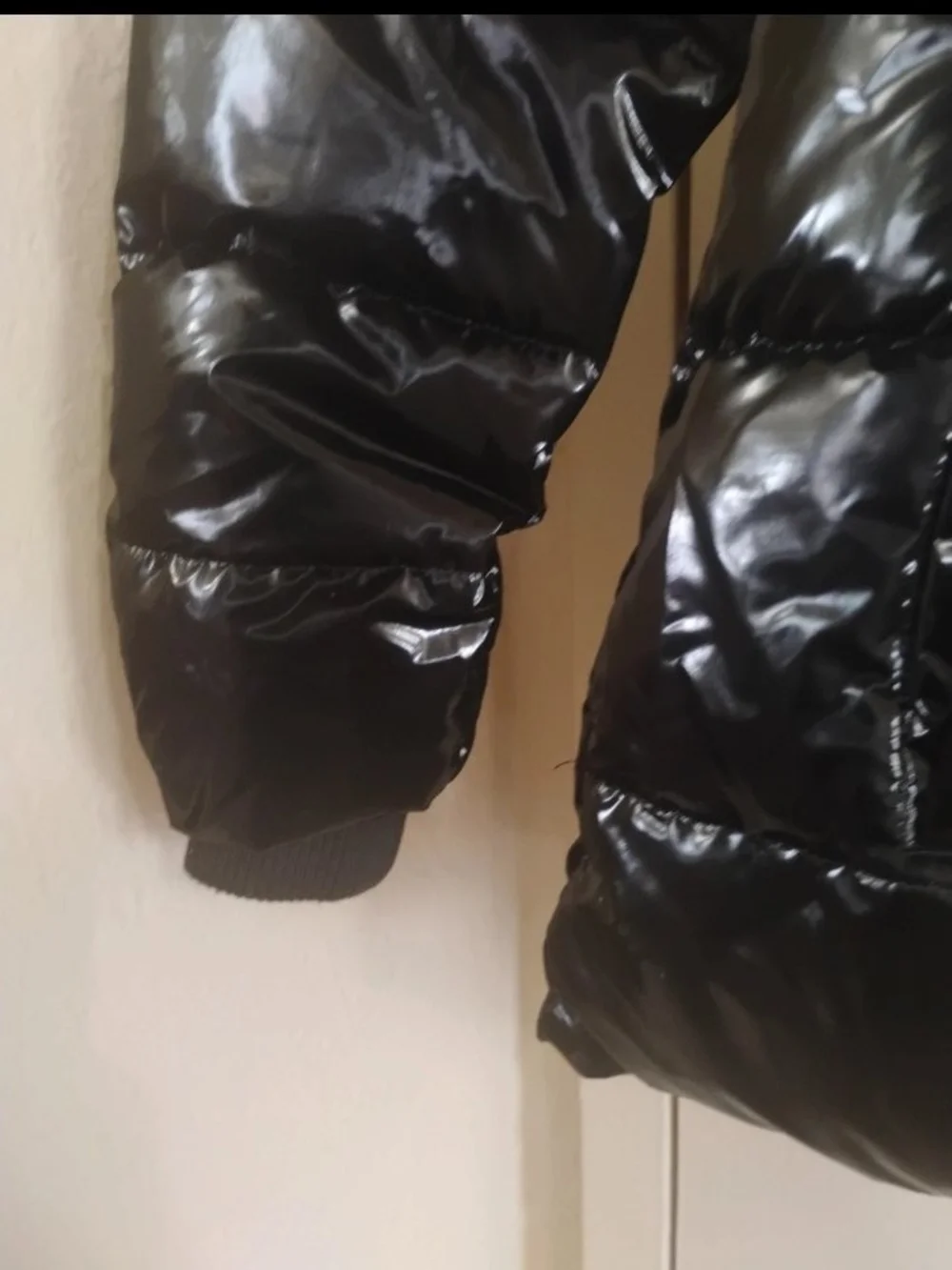 Justice glossy black