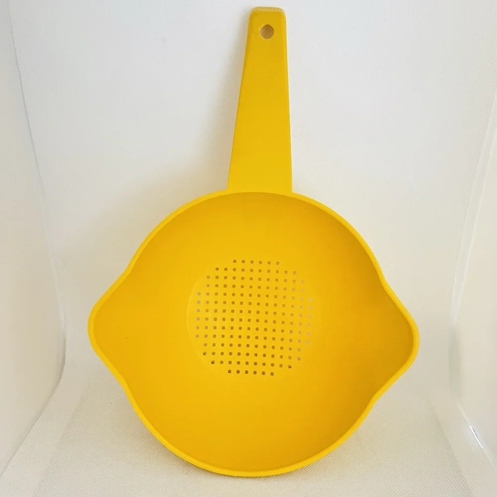 Vintage TUPPERWARE Yellow Colander Strainer #1200-3‎ One Quart EUC