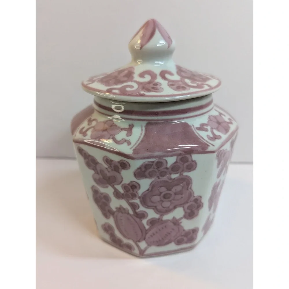 Vintage Chinese Red and White Jar‎ With Lid