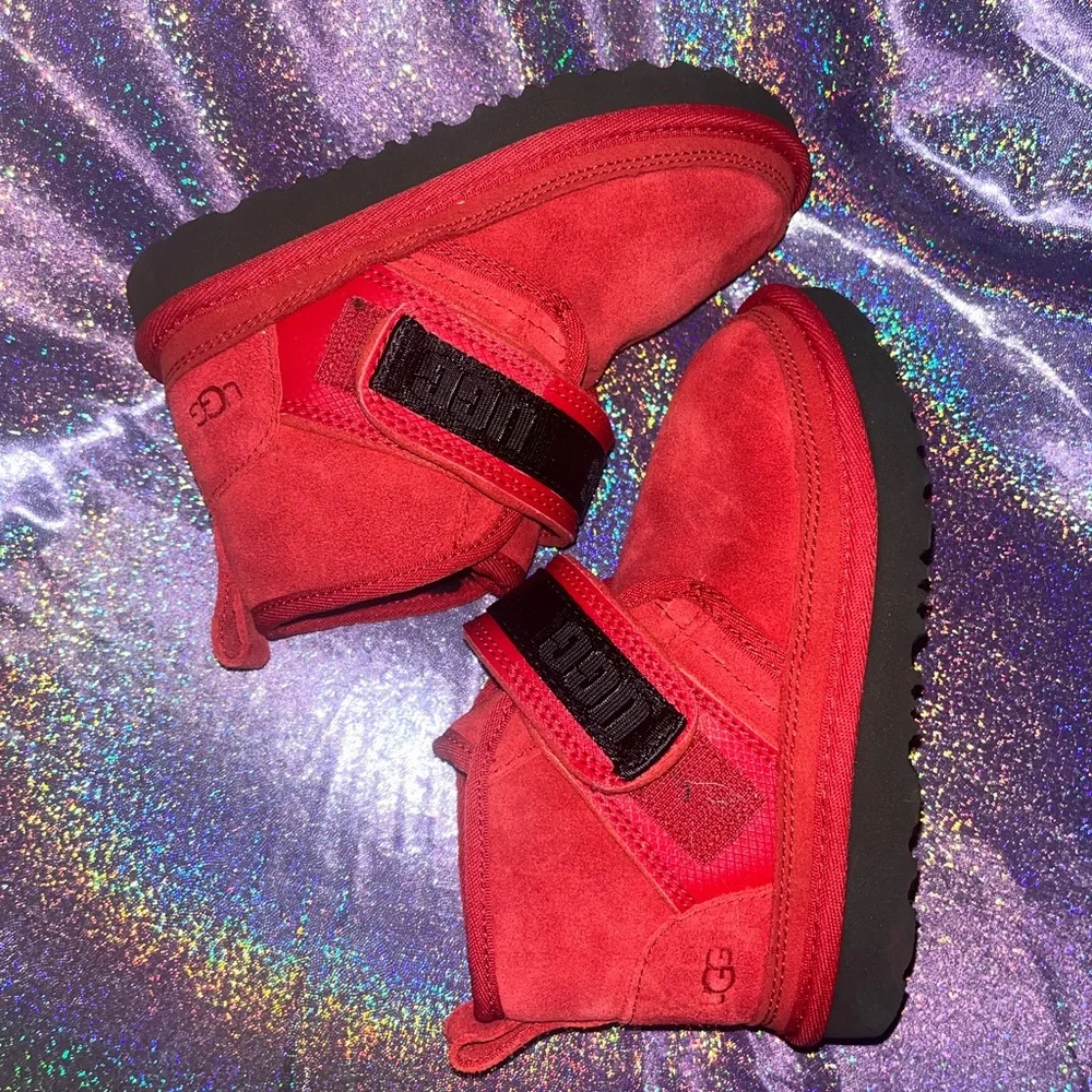 UGG child neumel
