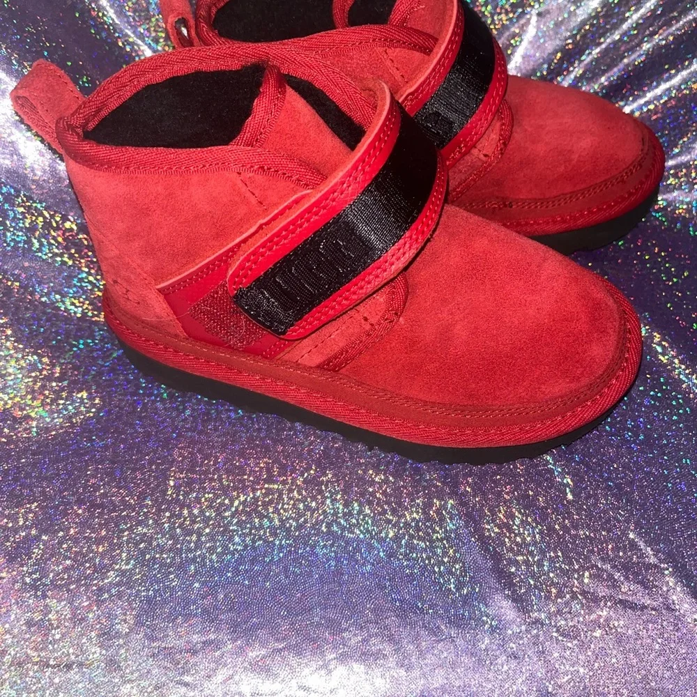 UGG child neumel