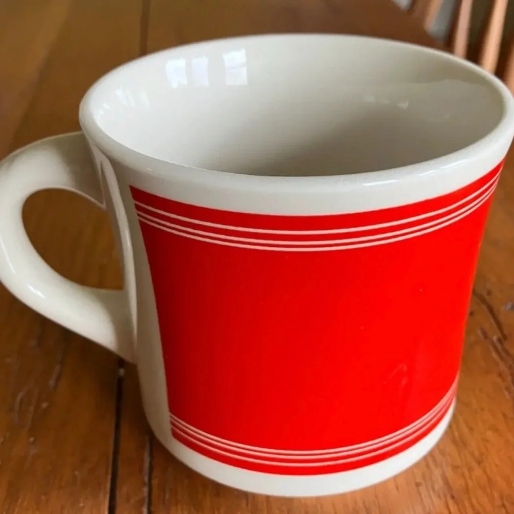 Maxim Hotel & Casino Las Vegas red coffee ceramic cup mug