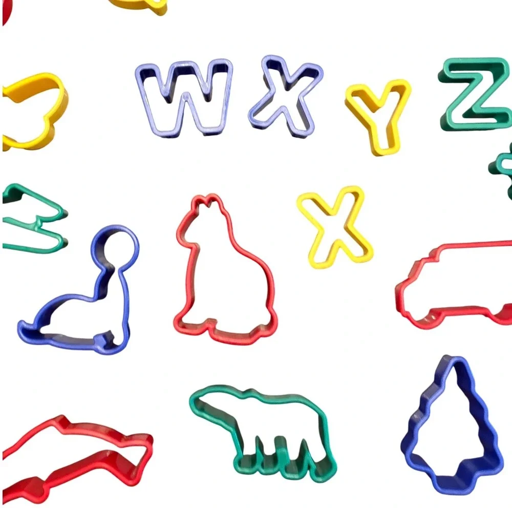 Lakeshore‎ Learning Dough Cutters Bucket 53 pieces Alphabet Numbers Shapes RA188