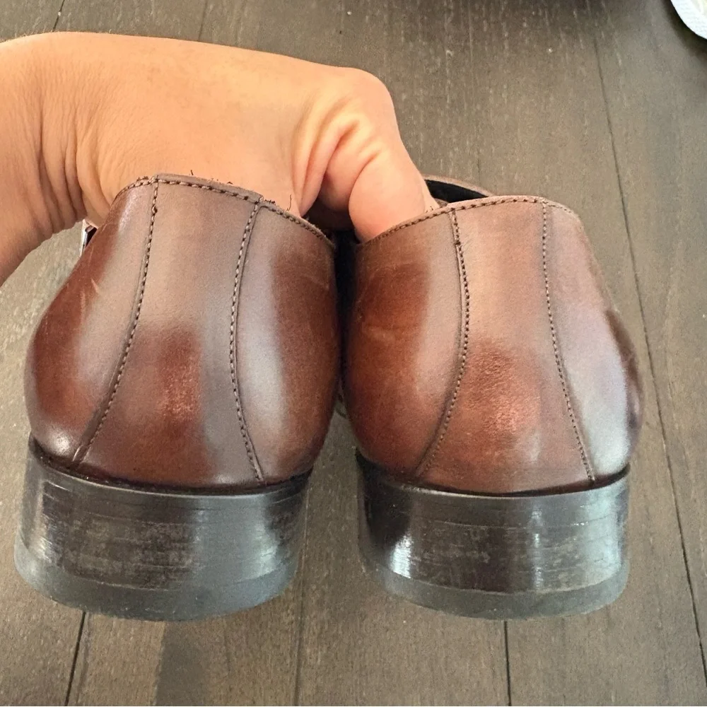To Boot brown its toe