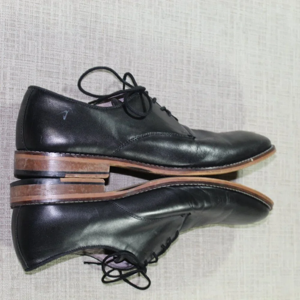 Banana Republic Men’s 12 Black Lace Up Loafers