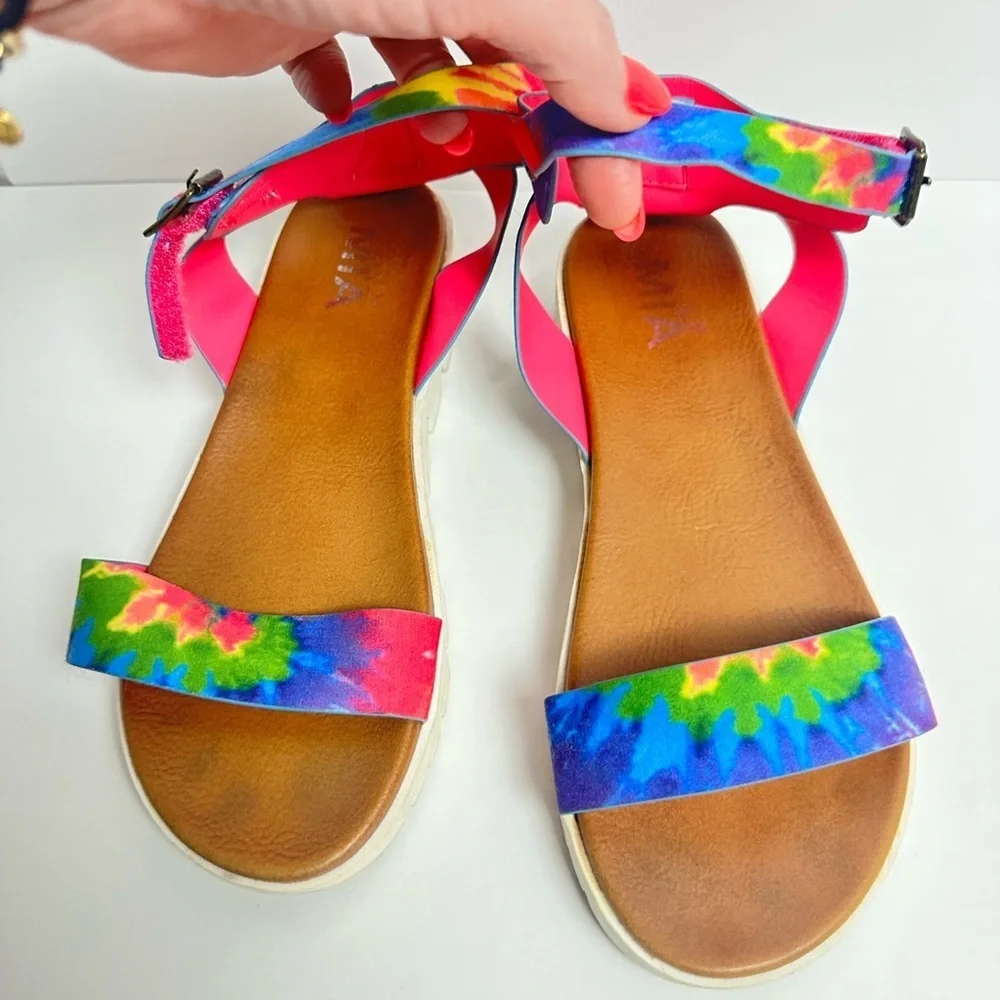 MIA colorful comfy
