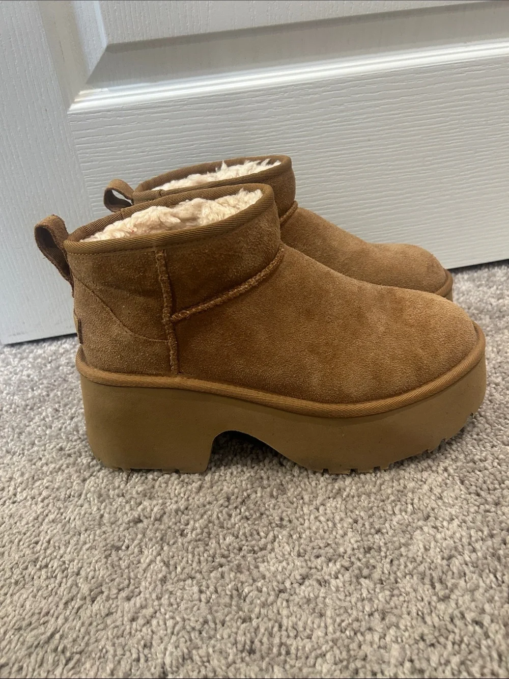 UGG classic ankle
