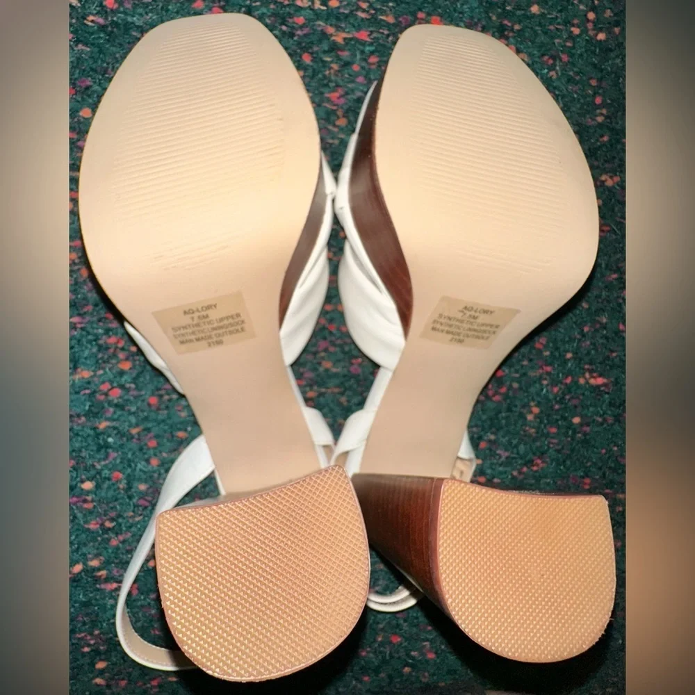 Aqua heel arrived are