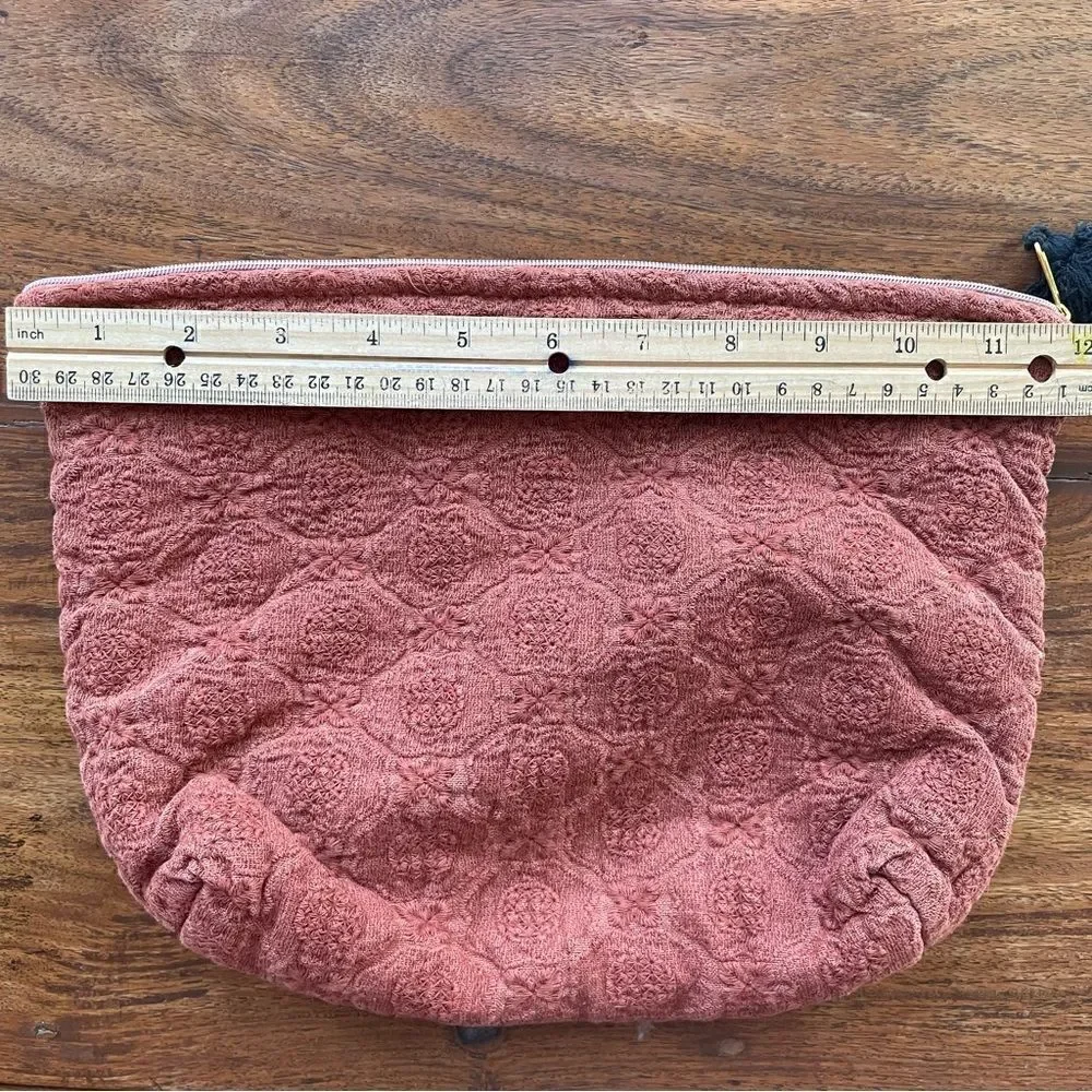 Madam Stolz measurements luxurious