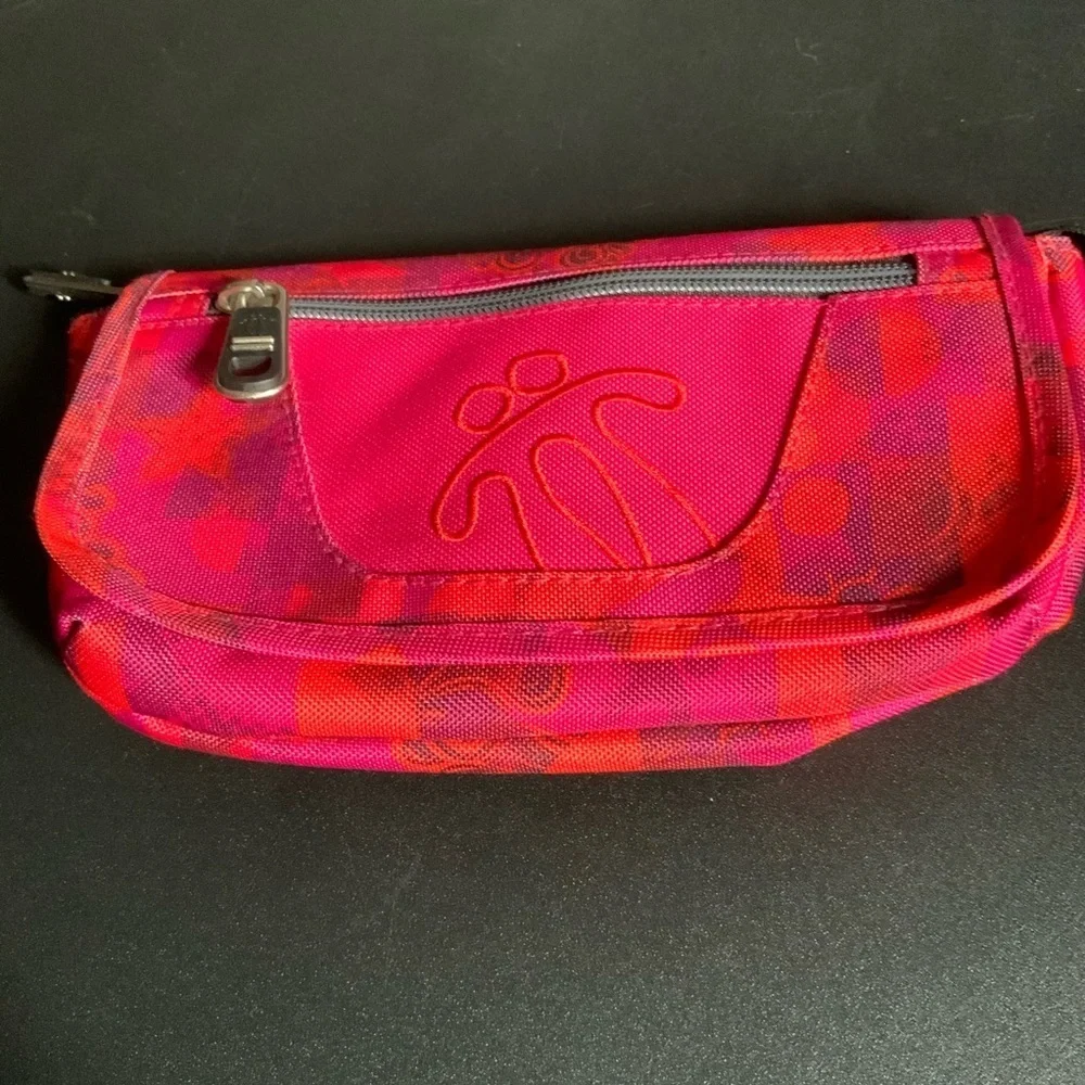 totto red cosmetic