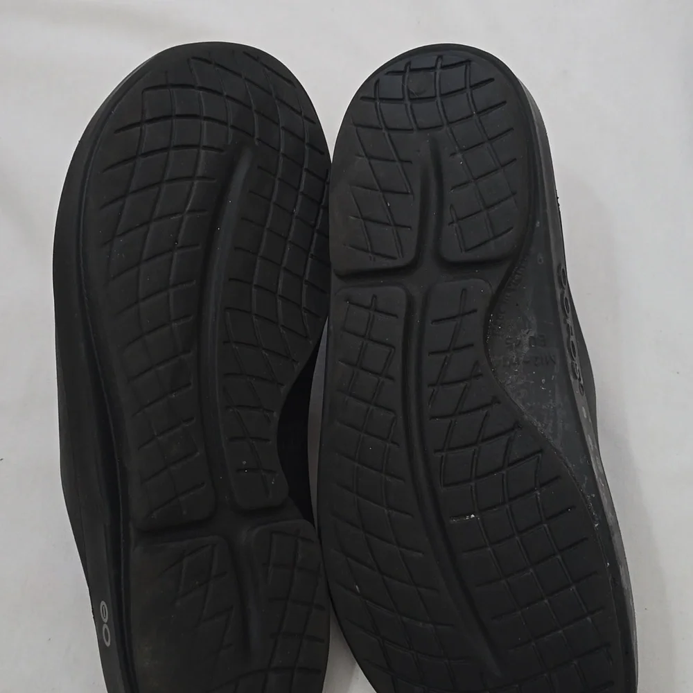 OOFOS ergonomic black
