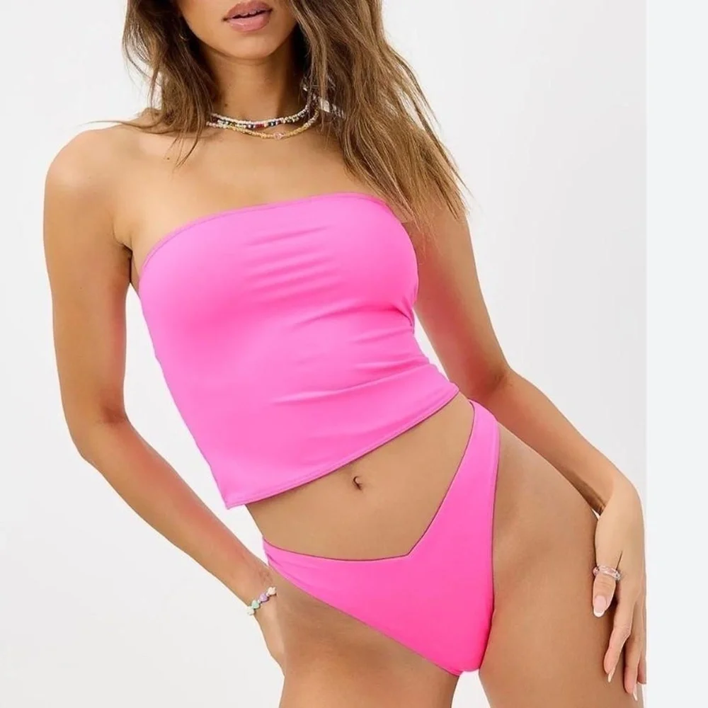 Frankies Bikinis new without