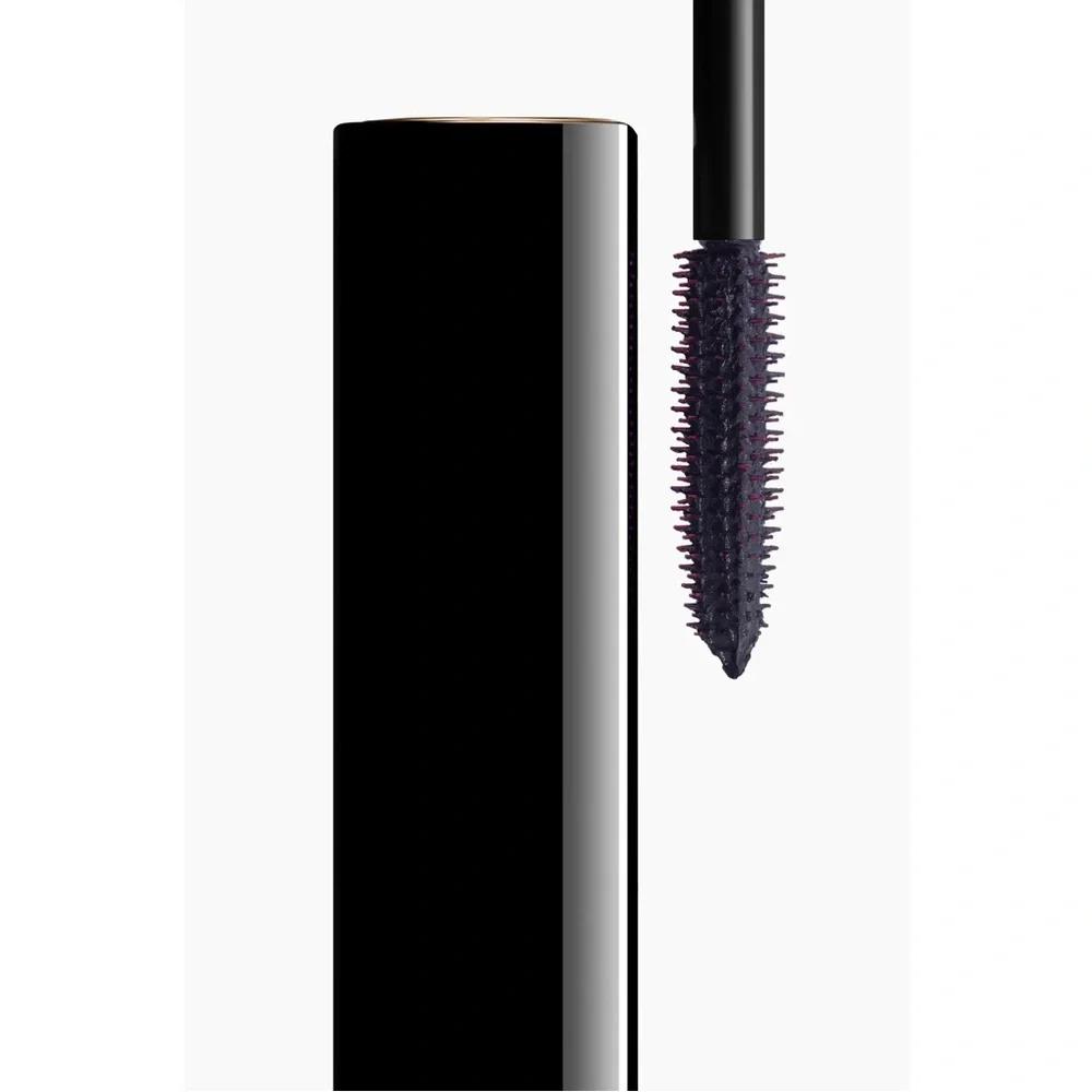 CHANEL noir allure
