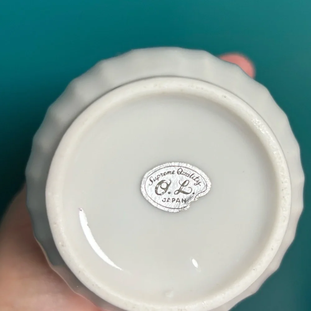 Supreme elegant white