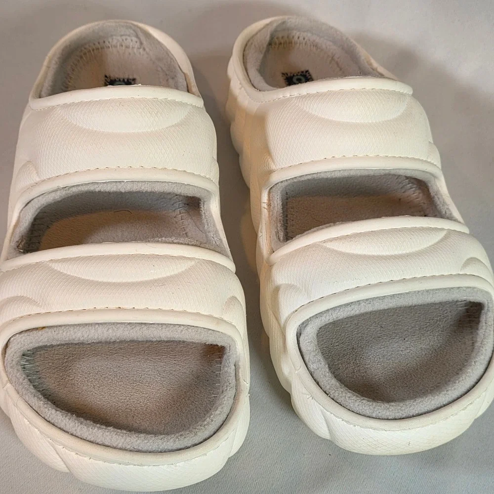 CROCS cozzzy overpuff