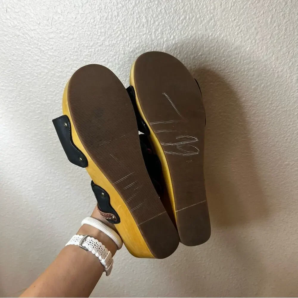 OluKai kamola wooden