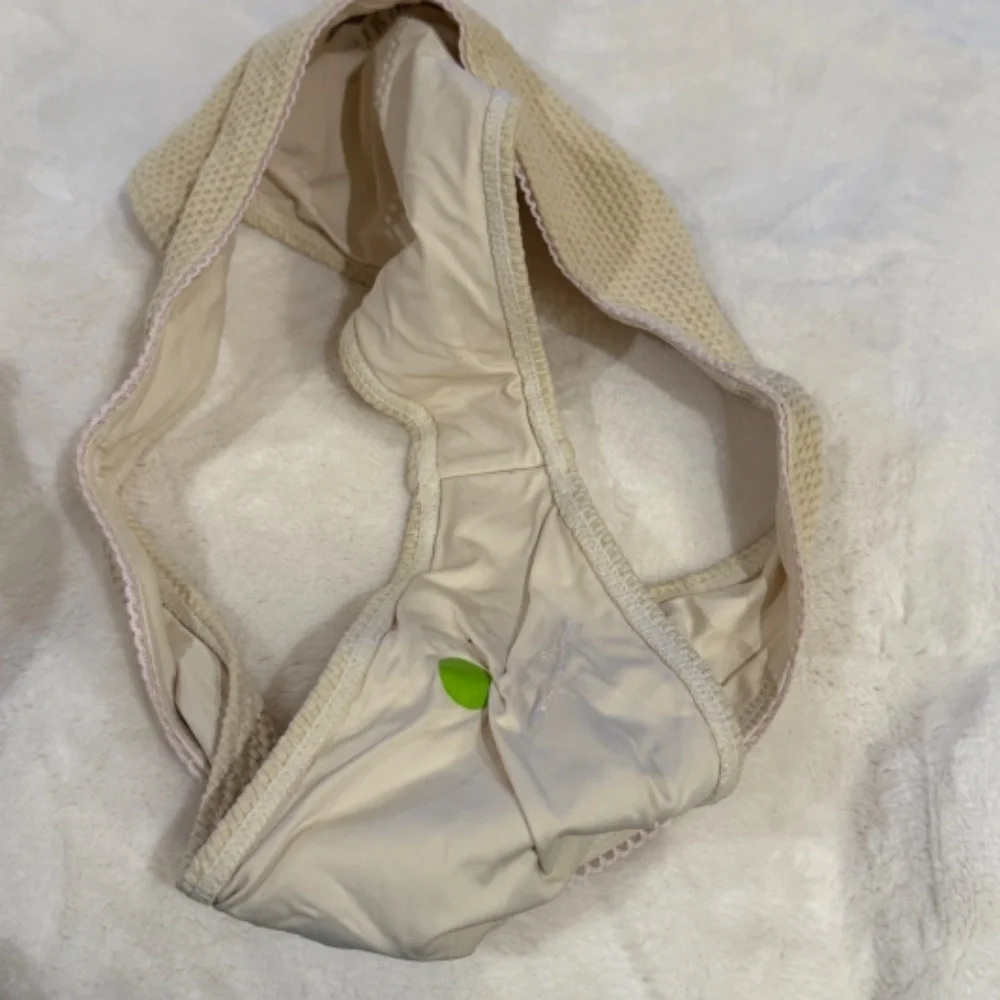 Frankies Bikinis new without