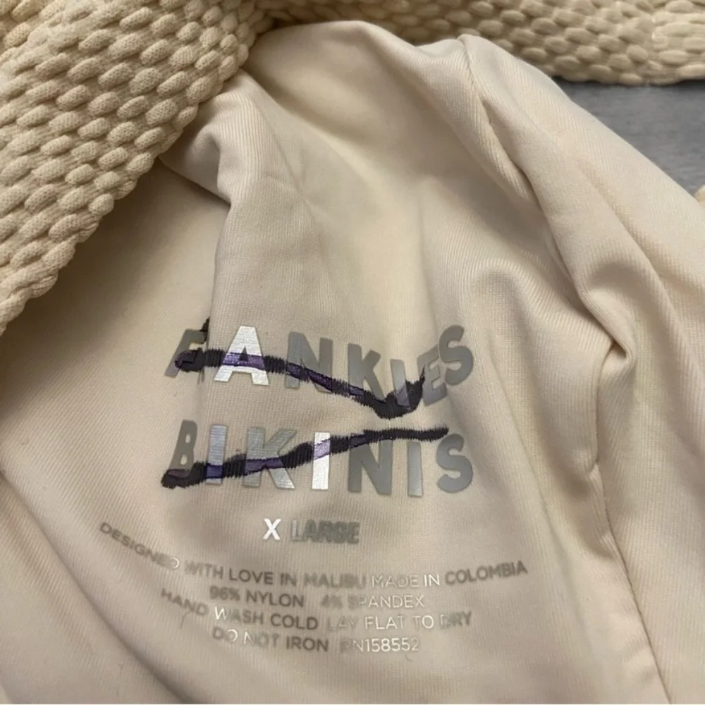 Frankies Bikinis new without